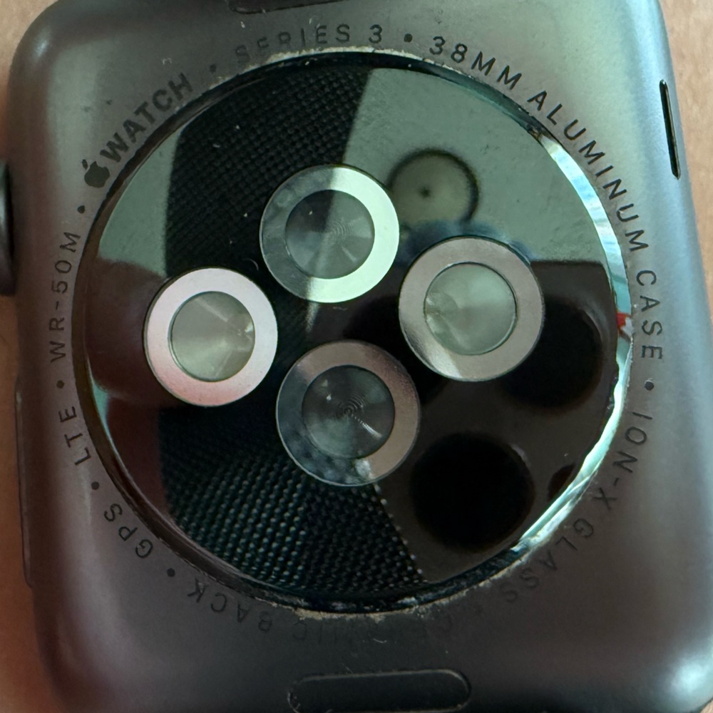 Black Apple Watch 3rd series with Metallic Band - Picture 5 of 5